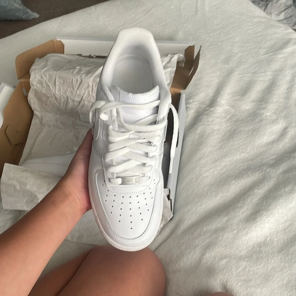 Nike Air Force 1 women’s shoes - Picture 3 of 6